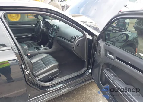 2019 Chrysler 300 из США, поврежденный, VIN 2C3CCABG9KH617937